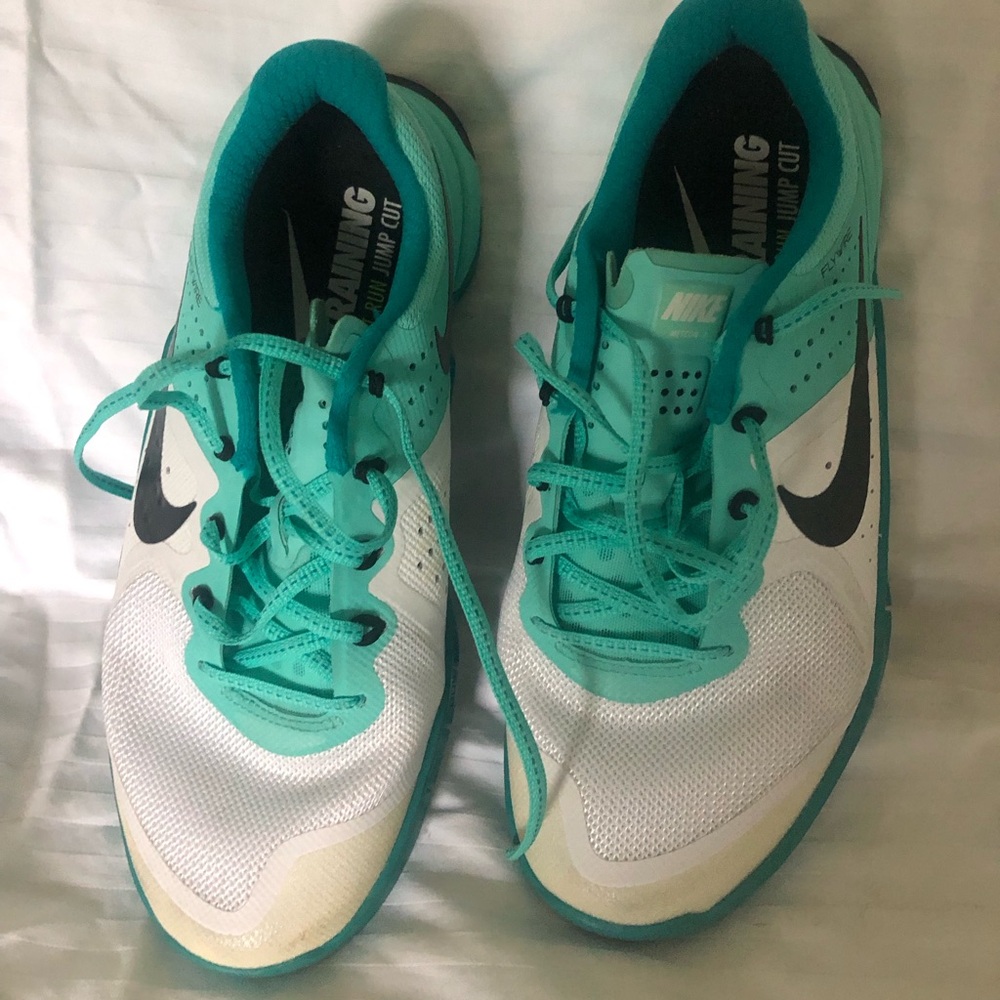 Nike women’s Cross Fit tennies